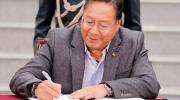 Arce promulga la ley para importación directa de combustible; advierte un precio “más elevado”