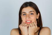 Sonríe como una estrella de cine: elimina el color amarillo de tus dientes amarillos con esta receta casera con bicarbonato de sodio