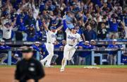 Freeman dejó tendido a los Azulejos en una batalla de 18 innings en Los Ángeles