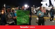 La familia de Nahuel Marcial marchó con antorchas para exigir justicia