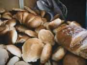 Comisan utensilios deteriorados durante inspección a panificadoras