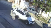 Solicitan la suspensión de la conductora que arrastró a un hombre sobre el capot en Hurlingham