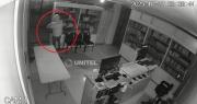 Video: Ladrón entra a una tienda celulares y roba más de Bs 150.000 en productos