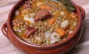 La receta perfecta para este frío: como hacer un clásico guiso de lentejas paso a paso