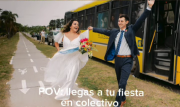 Llegaban tarde a su boda, se subieron a un colectivo y son virales: Mirá el video