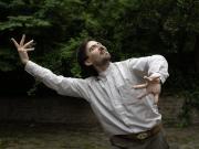 Malambo y humor, en una obra que combina los universos de La última cena, Chaplin, Buster Keaton y Molina Campos