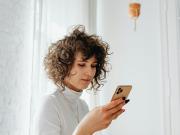 Clavar el visto en WhatsApp: los motivos que detecta la psicología y cómo reaccionar