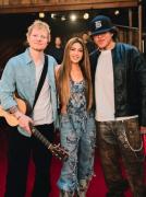 Shakira celebra 30 años de “Pies Descalzos” y “Fijación Oral”