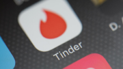 Prisión en suspenso para una joven que usaba un perfil falso de Tinder para robar