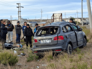 Vuelco fatal sobre Ruta 1 en Chubut: murió una joven y el conductor fue hospitalizado en grave estado