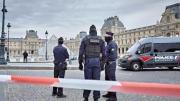 Cinco nuevos arrestos por robo en el Louvre