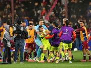 Final caliente en La Fortaleza: empujones, golpes y amenazas entre los jugadores de Lanús y U de Chile tras un cierre con arbitraje polémico
