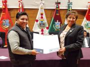 Distinguen a profesionales destacados de la Caja Nacional de Salud y de la Escuela de Padres de Bolivia