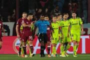 En Chile denuncian robo arbitral tras la eliminación de la U. ante Lanús en la Copa Sudamericana