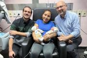 Del quirófano a los brazos: nacieron los gemelos operados tras una cirugía fetal en Neuquén