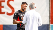 El gesto de José Mourinho que sorprendió a Nicolás Otamendi