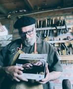 La poética de la madera: un libro que nació en el corazón del bosque patagónico de Río Negro