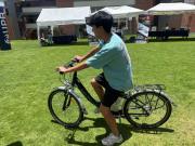 YLB pone a prueba sus baterías de litio para bicicletas en feria de electromovilidad en La Paz