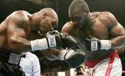 Noqueó a Tyson, volvió al boxeo a los 52 años y lo liquidaron en un solo round