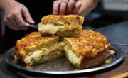 Fue destacado en un documental de Netflix: dónde queda uno de los mejores lugares para ir a comer tortilla de papas en Buenos Aires