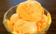 Receta fresca para el verano 2026: helado de naranja con un solo ingrediente y delicioso