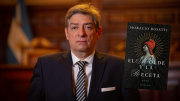 En su nueva novela, el juez Horacio Rosatti apela a la Constitución del 53 para reconectar con la identidad nacional