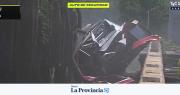 Impresionante siniestro en el Top Race: un auto terminó en la tribuna
