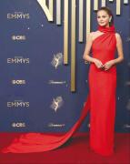 Premios Emmys 2025: Estos fueron algunos de los looks de las celebridades