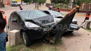 Quintana y Necochea: otra vez autos terminaron sobre la vereda de un super tras un fuerte choque