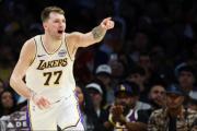 Luka Dončić firma el mejor inicio anotador en la historia de los Lakers