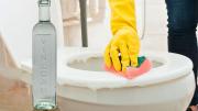 Cómo realizar una limpieza profunda del baño usando solo vinagre blanco