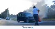 Susto: una camioneta se incendió en Circunvalación