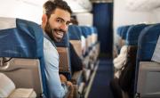 Estos son los alimentos que deberías evitar comer antes de viajar en avión, según expertos