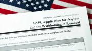 Cambio en el trámite de asilo en EEUU: Jueces exigen un nuevo requisito durante la audiencia en tribunales