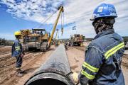 Cómo sigue la obra del VMOS tras la última soldadura del oleoducto que une Vaca Muerta y el mar de Río Negro
