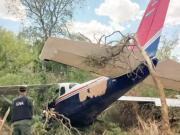 Se estrelló una avioneta narco con matrícula de Bolivia en un campo de Salta: llevaba 140 kilos de cocaína
