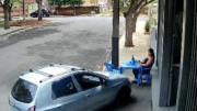 Brutal intento de femicidio en Brasil: su expareja la atropelló con el auto