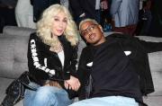 “Me da igual”: Cher respondió a las críticas y defendió su romance con su novio 40 años menor