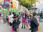 Fiesta de Halloween: Linares Tuvo una tarde mágica en la Plaza de Armas