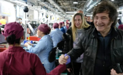 150 despidos en una de las fábricas que visitó Milei