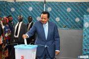 Paul Biya jura a sus 92 años para un octavo mandato en Camerún: es el presidente más anciano del mundo