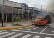 Se incendió carro en la avenida Padilla