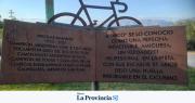 Repararon el sitio que recuerda a un querido ciclista fallecido