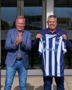 Estudiantes, más solo que nunca: la foto de Fassi con Tapia, el símbolo de la rendición