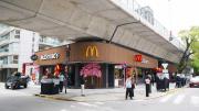McDonald‘s inauguró nuevo local en el Barrio Chino, el único del país con productos inspirados en la cocina oriental’