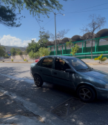 Alcantarilla frente al Club Bahía de Catia la Mar presenta desnivel