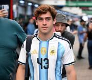 La foto de Colapinto con la celeste y blanca que es furor en redes sociales