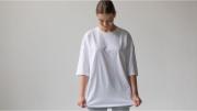 Chau oversize: las 3 remeras que serán tendencia este verano 2026 por ser más prácticas y elegantes