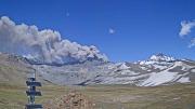 Alerta por volcán argentino que volvió a activarse: la nube de cenizas de más de mil metros