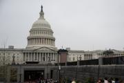 Demócratas ceden terreno pero exigen extender subsidios de salud para poner fin al cierre de Gobierno en EEUU